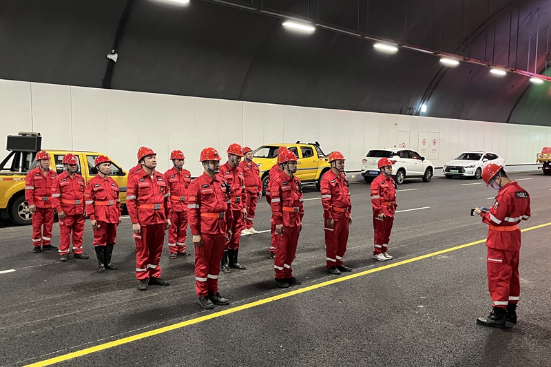 伍,不断提高集团应急处置能力,推动路桥集团安全管理水平提上新高度。